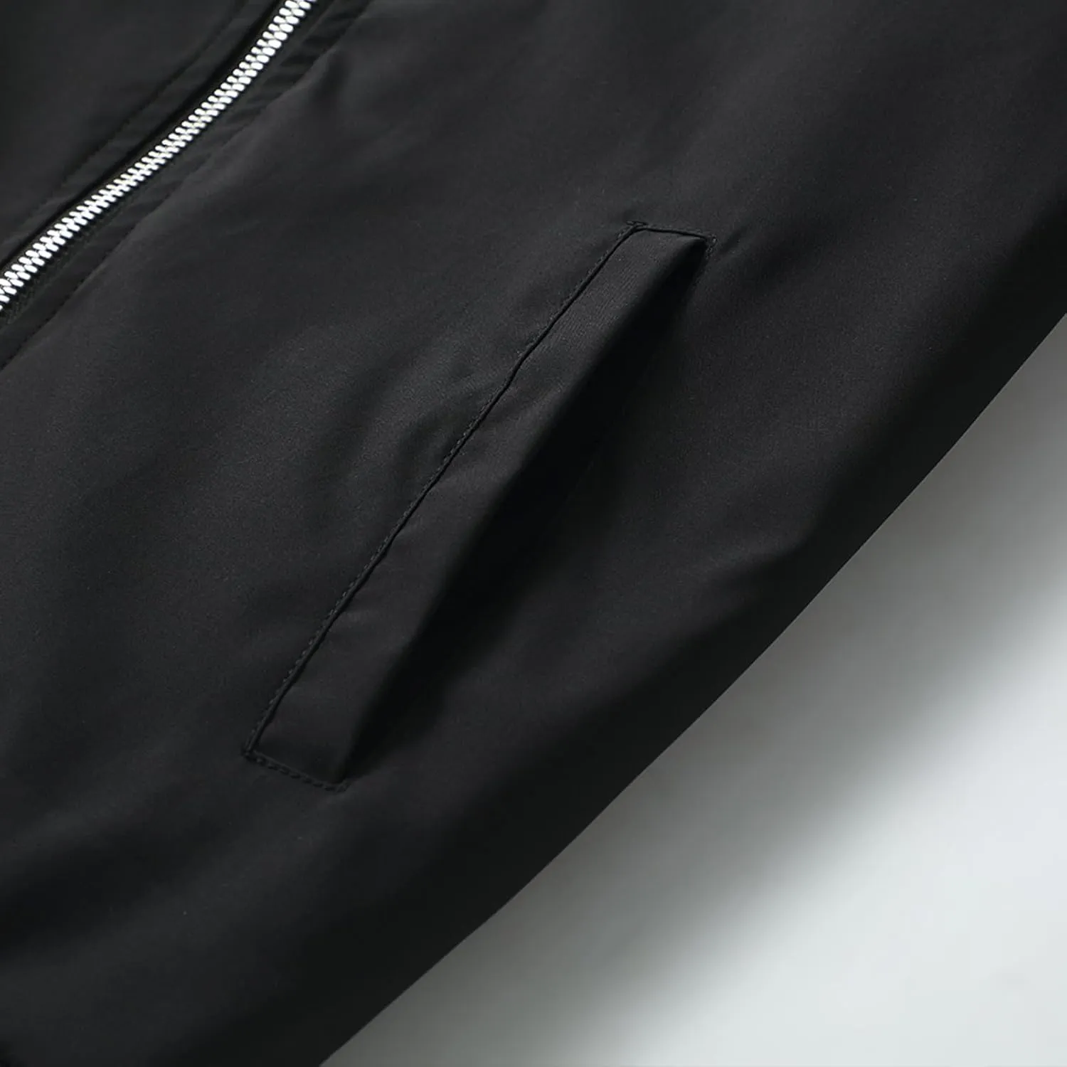 Mens Lightweight Bomber Jacket Casual Windbreaker Zip Up Coat with Pockets for Spring Fall